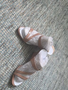 Naturalizer Breona Strappy Sandals in Taupe - 7M
